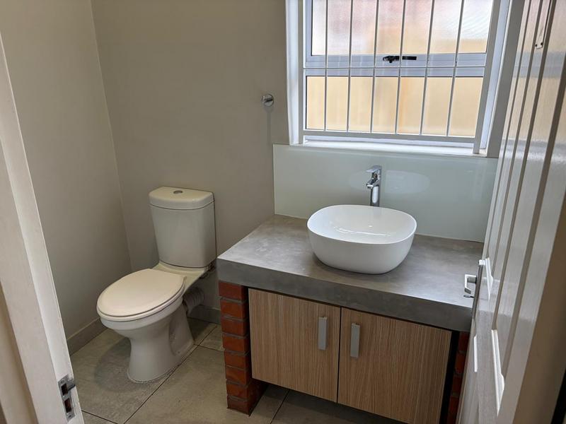 To Let Commercial Property for Rent in Sidwell Eastern Cape